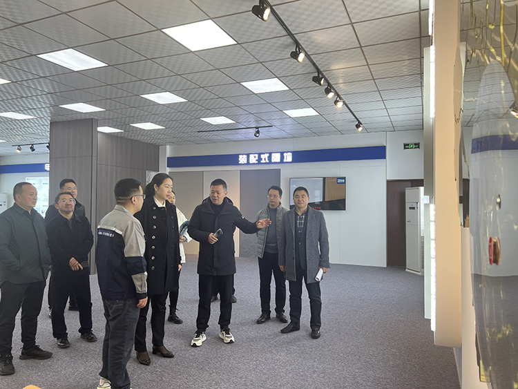 領(lǐng)導(dǎo)關(guān)懷 | 榮昌委副書記、區(qū)長(zhǎng)萬(wàn)容一行蒞臨我司考察調(diào)研